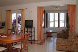 Fotografia z galérie ubytovania Apartments with a parking space Hvar - 4593 v destinácii Hvar