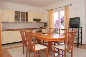 Fotografia z galérie ubytovania Apartments with a parking space Hvar - 4593 v destinácii Hvar
