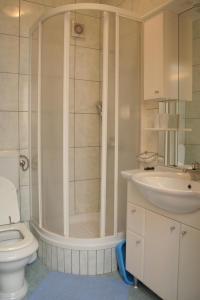 Kúpeľňa v ubytovaní Apartments with parking spaces Orebic, Peljesac - 4494