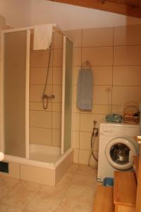 Kúpeľňa v ubytovaní Apartment Vrboska 4601c + 12 fotografií