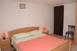 เตียงในห้องที่ Apartments by the sea Cove Vela Prapratna (Peljesac) - 4514