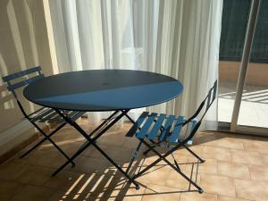 Fotografia z galérie ubytovania Charmant studio climatisé en rez-de-jardin, proche plage, avec garage privé à Cavalaire-sur-Mer - FR-1-226B-116 v destinácii Cavalaire-sur-Mer