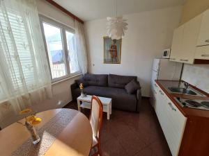 Kuchyň nebo kuchyňský kout v ubytování Apartments with parking spaces Orebic, Peljesac - 4500