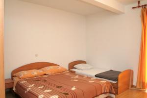 Posteľ alebo postele v izbe v ubytovaní Apartments with a parking space Orebic, Peljesac - 4522