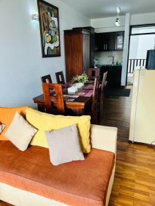 Η κουζίνα ή μικρή κουζίνα στο The Grand Royal Luxury Apartment +15 φωτογραφίες