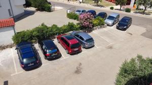 Zdjęcie z galerii obiektu Apartments by the sea Zaton, Zadar - 5923 w mieście Zaton
