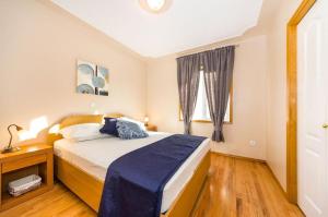 Zdjęcie z galerii obiektu Apartments by the sea Zaton, Zadar - 5923 w mieście Zaton