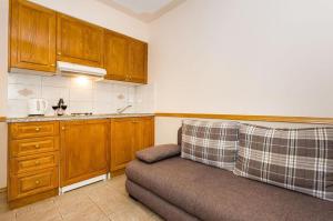 Zdjęcie z galerii obiektu Apartments by the sea Zaton, Zadar - 5923 w mieście Zaton