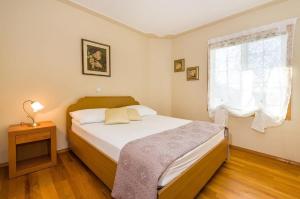 Zdjęcie z galerii obiektu Apartments by the sea Zaton, Zadar - 5923 w mieście Zaton