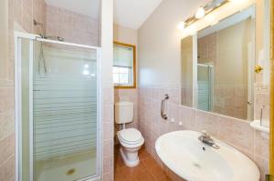 Zdjęcie z galerii obiektu Apartments by the sea Zaton, Zadar - 5923 w mieście Zaton