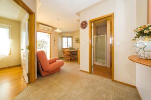 Zdjęcie z galerii obiektu Apartments by the sea Zaton, Zadar - 5923 w mieście Zaton