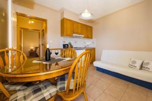 Zdjęcie z galerii obiektu Apartments by the sea Zaton, Zadar - 5923 w mieście Zaton