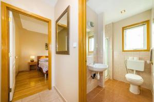Zdjęcie z galerii obiektu Apartments by the sea Zaton, Zadar - 5923 w mieście Zaton