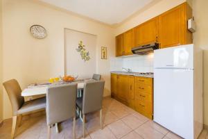 Zdjęcie z galerii obiektu Apartments by the sea Zaton, Zadar - 5923 w mieście Zaton