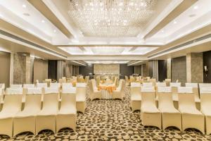 Posezení v ubytování The Citi Residenci Hotel - Durgapur + 37 fotografií