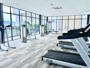 Fitness centrum a/nebo fitness zařízení v ubytování A 1-4 pax Cozy Studio TV Box Pool 100mps Wifi 3 bed Trefoil Setia Alam