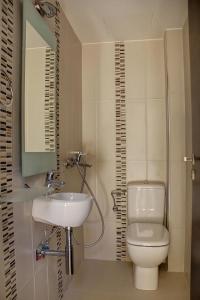 Kúpeľňa v ubytovaní PALM BEACH HOME + 20 fotografií