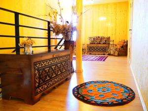 Гостиная зона в SilkRoad Guesthouse
