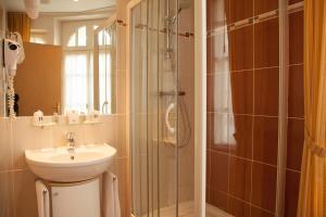 Phòng tắm tại Hotel Balmoral Dinard