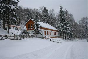 Keresztkúti Erdei Pihenőhely kapag winter