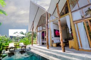 Bazén v ubytování Satya Boutique Resort & Spa nebo v jeho okolí