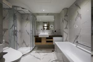 Koupelna v ubytování K Hotels Taipei Linsen + 37 fotografií