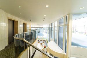 Fotografie z fotogalerie ubytování SureStay Plus Hotel by Best Western Shin-Osaka v Osace