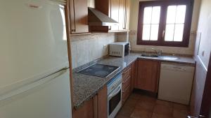 Kuchyň nebo kuchyňský kout v ubytování APARTAMENTO CON VISTAS AL MAR. 2 DORMITORIOS.