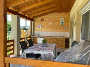 Photo de la galerie de l'établissement Balati Vendégház, à Balatonmáriafürdő