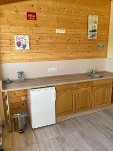 Photo de la galerie de l'établissement Balati Vendégház, à Balatonmáriafürdő 14 autres photos