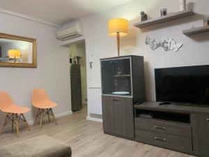 Kuchyňa alebo kuchynka v ubytovaní COMFORTABLE APARTMENT CLOSE TO BUNKERS DEL CARMEL!