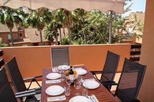 Zdjęcie z galerii obiektu Spectacular Penthouse Paraiso de la Bahia, 500 m from the beautiful beach w mieście Bahia de Casares