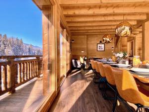 Μπαλκόνι ή βεράντα στο Chalet Gouter- Great central location with Jacuzzi