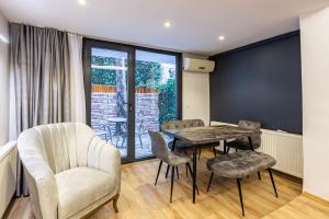 Fotografie z fotogalerie ubytování Flat with Backyard in Sisli v destinaci Istanbul