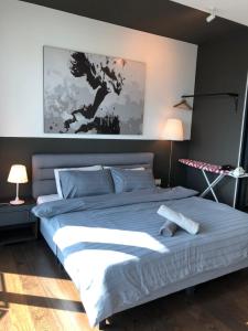 Katil atau katil-katil dalam bilik di Almas Puteri Harbour Nusajaya Suite room Exclusive Room 5 min to Legoaland by HomeSpace