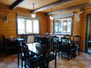 Restaurace v ubytování Shale Verba