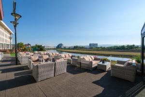 Posezení v ubytování Malak Regency Hotel