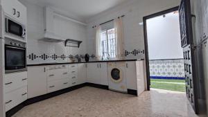 Kuchyň nebo kuchyňský kout v ubytování Apartamento completo Alhaurín de la Torre + 3 fotografie