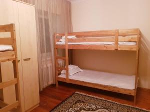 Divstāvu gulta vai divstāvu gultas numurā naktsmītnē Hostel 888