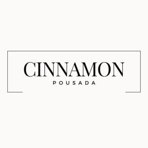 una señal que dice cmron proustada en Pousada Cinnamon, en Canela