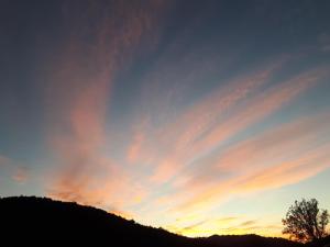 Alba o tramonto visti dall'interno del bed & breakfast o dai dintorni