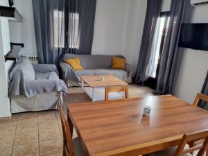 Imagen de la galería de PS House New Port - PS Rental, en Skiathos