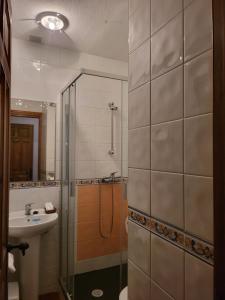 Koupelna v ubytování Hotel rural LA CASONA DE TAMAYA + 62 fotografií