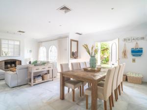Fotografia z galérie ubytovania Sanders Beach - Stunning Villa Near Puerto Banús v Marbelli