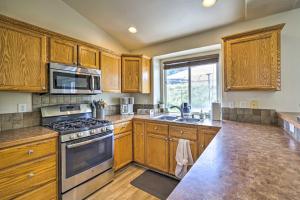 Foto dalla galleria di Quiet Nampa Home with Game Room and Hot Tub! a Nampa