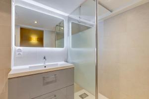 Kúpeľňa v ubytovaní Le Carnot 29 - Beautiful apartment in the heart of Annecy