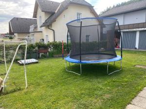 Plac zabaw dla dzieci w obiekcie Apartment 9181 Feistritz in Rosental ,Klagenfurt