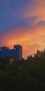 Východ nebo západ slunce při pohledu z hotelu nebo okolí + 29 fotografií