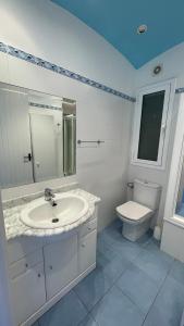 Kúpeľňa v ubytovaní Apartment in Cap Sa Sal + 25 fotografií