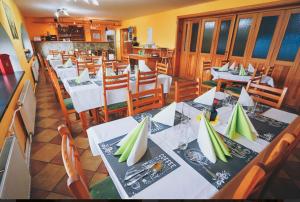 Restaurace v ubytování Chata Kačerov